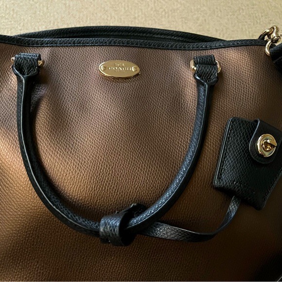 Coach two-tone copper-brown and black hand bag with shoulder strap. Gorgeous!❣️ - Picture 2 of 11